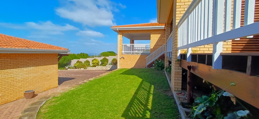 6 Bedroom Property for Sale in Dana Bay Western Cape